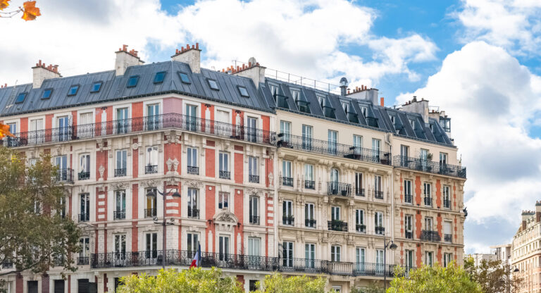 Investir dans l’immobilier en France pour préparer votre retour