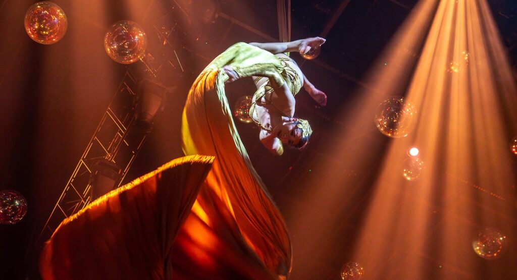 À Miami, les acrobates de Circensia bousculent les arts du cirque