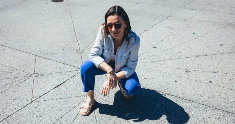 Déborah Laurent (vidéo) : Pourquoi ces lignes au sol, à des carrefours de Santa Monica ?