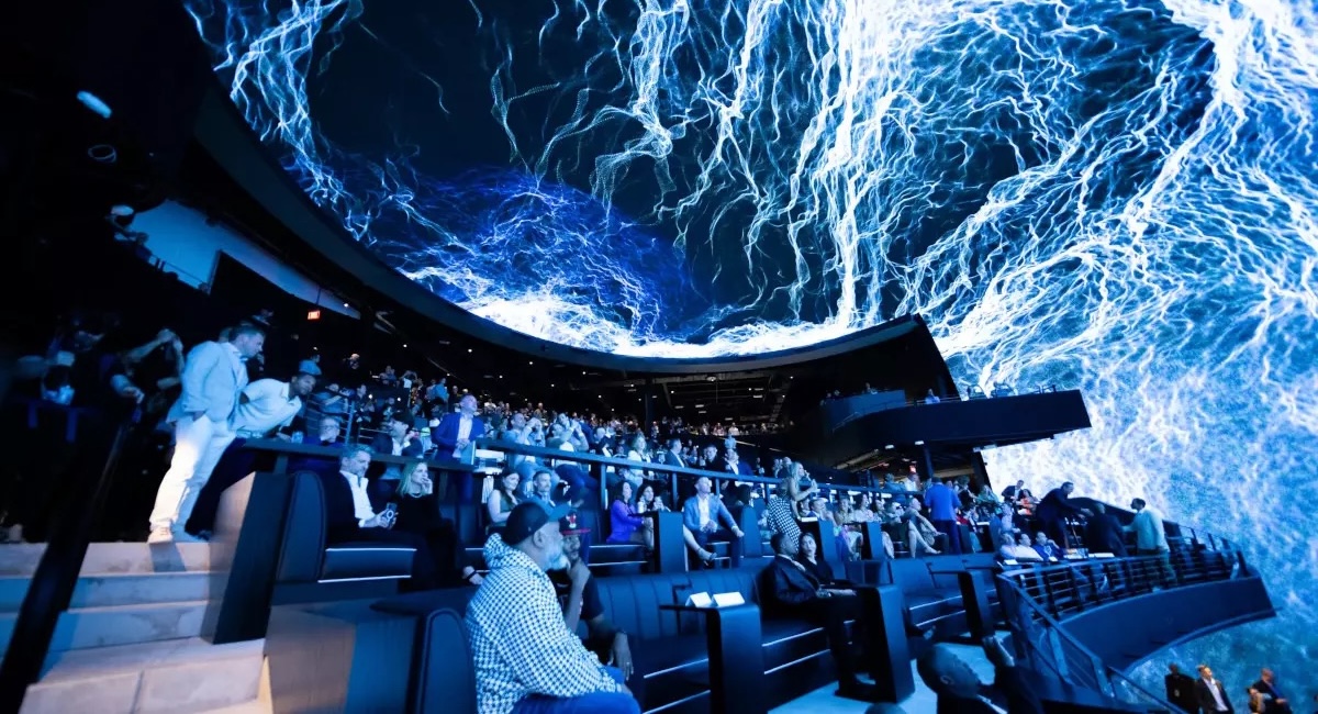 Déborah Laurent (vidéo) : Que vaut l’expérience immersive Cosm à Los Angeles ?