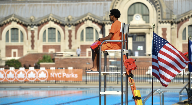 L&rsquo;été à New York : les piscines municipales en plein air sont ouvertes jusqu&rsquo;à Labor Day