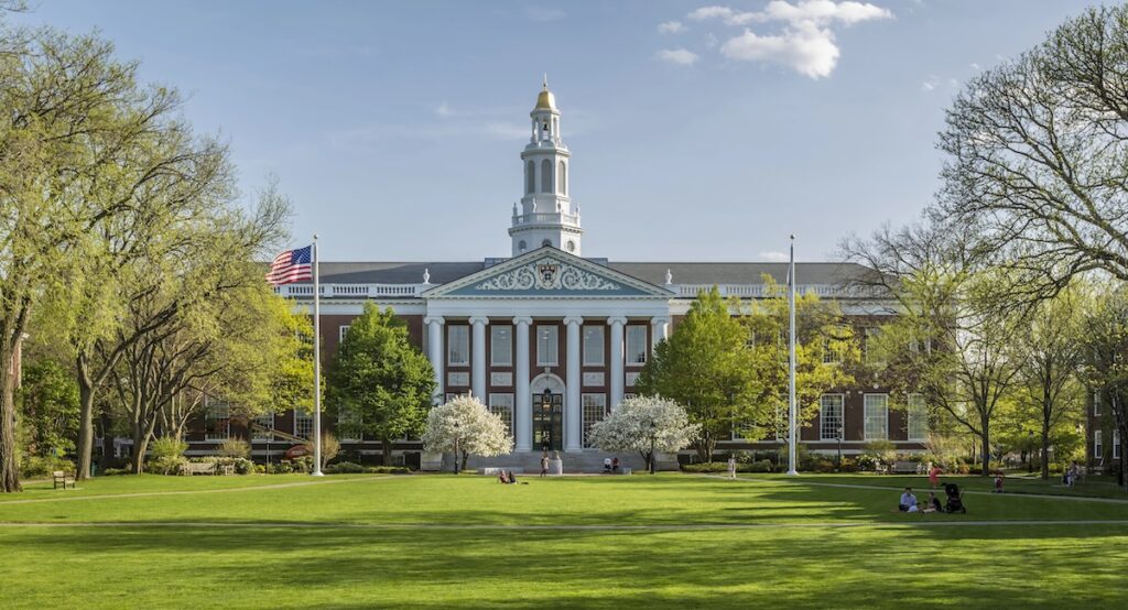 D’où vient l’expression « Ivy League » regroupant 8 prestigieuses universités américaines ?