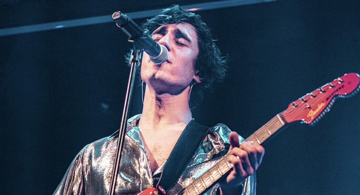 Kazy Lambist en tournée nord-américaine, une « nouvelle expérience » musicale électro-pop et légère