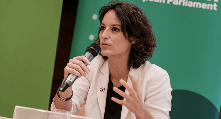 La sénatrice écologiste Mélanie Vogel organise une rencontre au Café Joyeux de New York