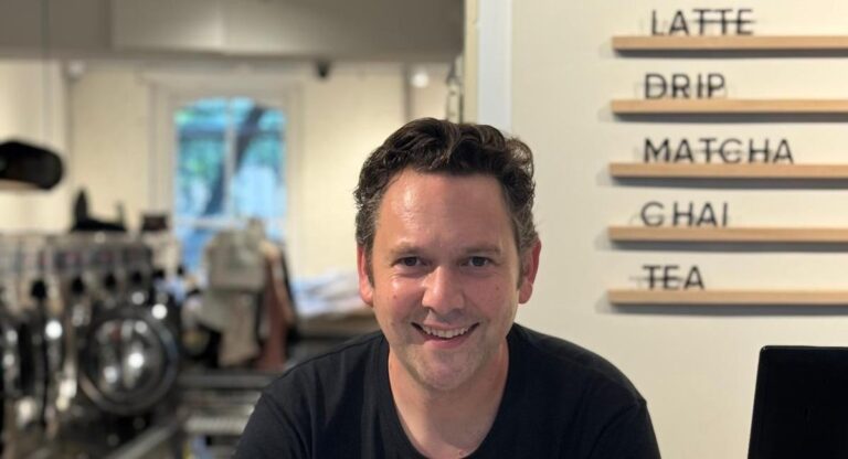 Laundry & Latte, le pari détente de Jean-Roch Dumas à la machine à laver (et à café)