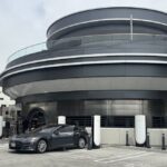 Du burger Cybertruck à la déco Star Trek : On a testé le premier Tesla Diner