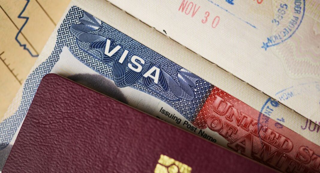 Visa américain (Canva)
