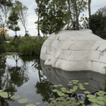 L’artiste Prune Nourry fait refléter la mémoire de femmes à Miami