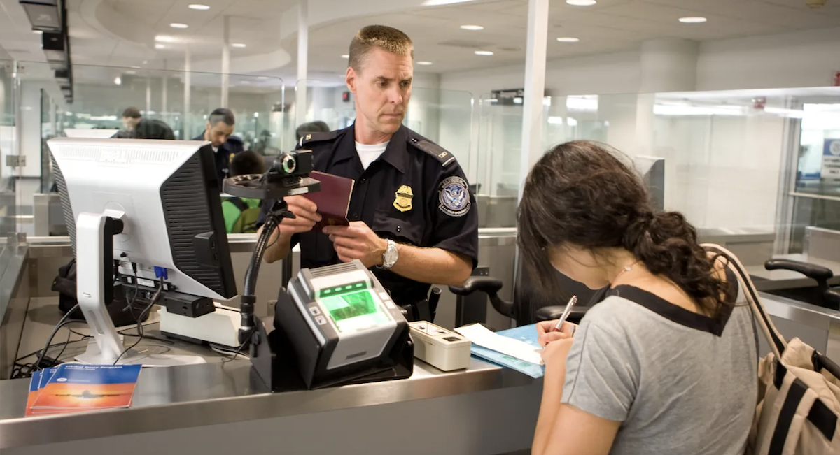 Entrée aux États-Unis : Comment se préparer au passage du contrôle de l&rsquo;immigration ?