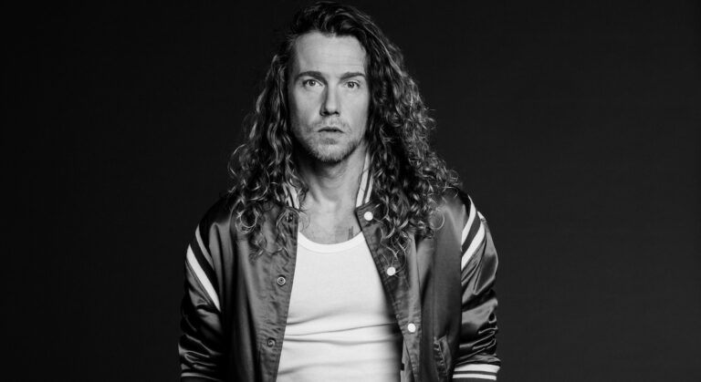 Julien Doré : « Je vais retrouver aux États-Unis l’ambiance de mes débuts »