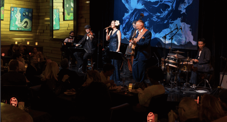 Chloe Perrier de retour pour deux soirées à Los Angeles