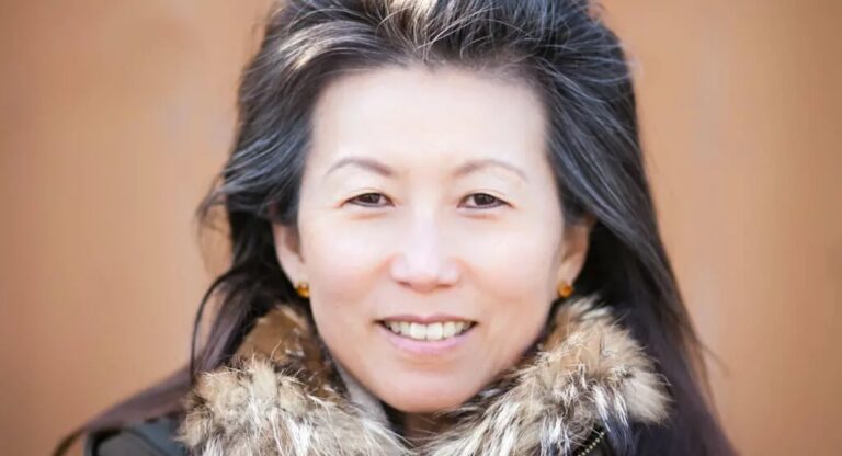 À Miami, Seh-lynn met en mots les fractures de la Corée dans « Deux Coréennes »