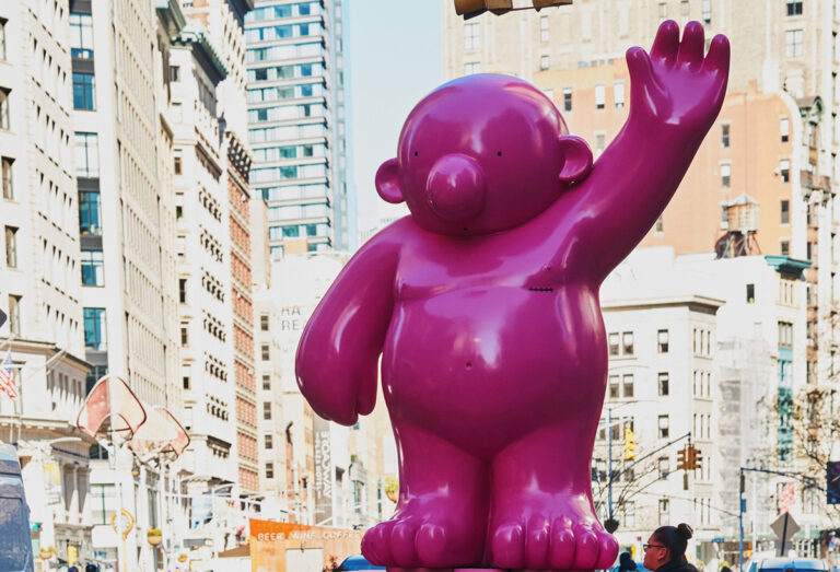 Les « Mr Pink » de Philippe Katerine dans le quartier de Flatiron NoMad