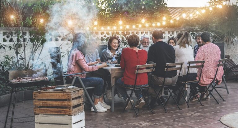 Pourquoi les Américains dînent-ils si tôt ? 