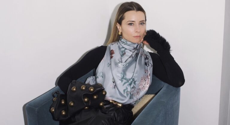 « Aujourd&rsquo;hui, être française ne suffit plus » : Julia Comil, influenceuse mode à Los Angeles 