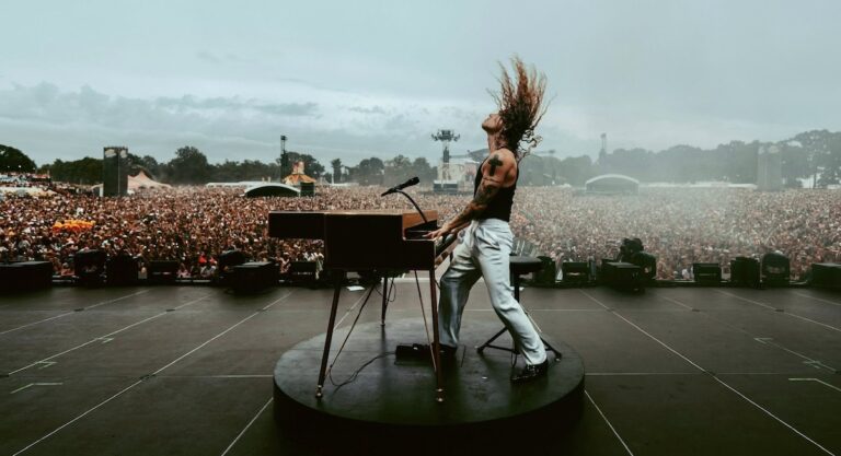 Julien Doré annule sa tournée aux États-Unis