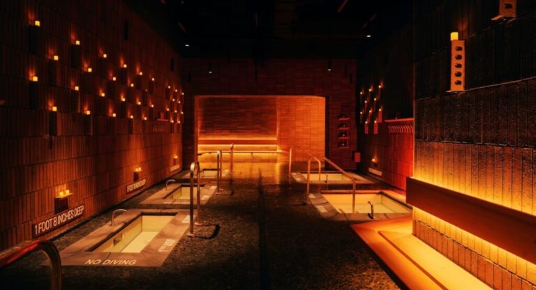 Les saunas & cold plunges où transpirer et s&rsquo;immerger à New York