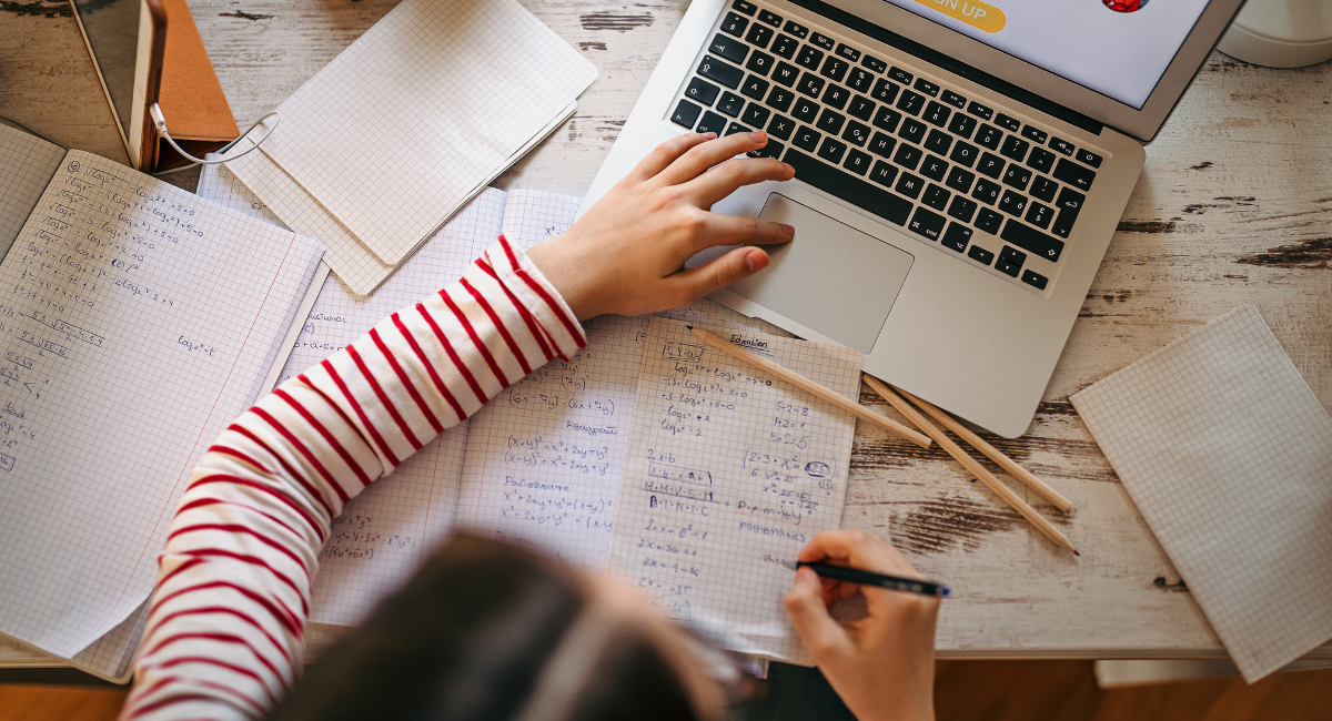 L&rsquo;éducation française en ligne pour les enfants vivant hors de France