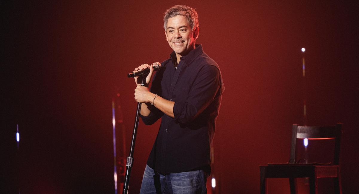 « J&rsquo;écris une version californienne » : Manu Payet aux États-Unis avec son spectacle « Emmanuel 2 »