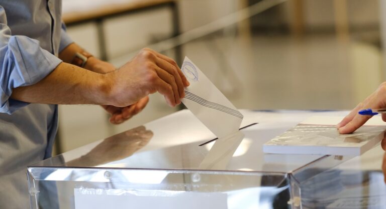 Élections consulaires : à quoi ressemblent vraiment les campagnes à l’étranger ?
