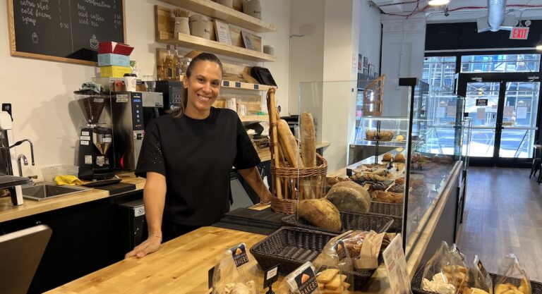 Sabrina Tartour dans le local de Flatbush Avenue / AB